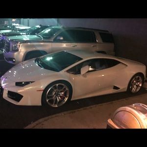 Meet your Posher, Emmanuel